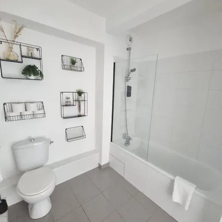 T2 Avec Grande Terrasse *